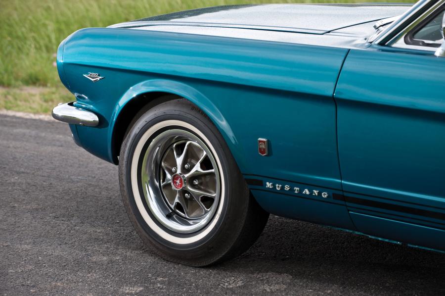  Ford Mustang Fastback 1965 года  (фото 18 из 52)
